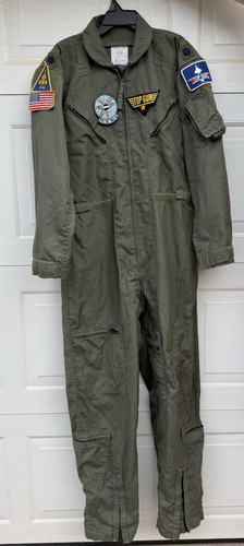 Military flight suit 44 - us,